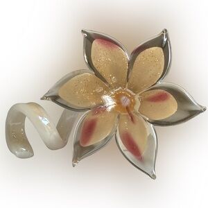 Murano Glass Flower Accent in Cream and Gold vintage decor
